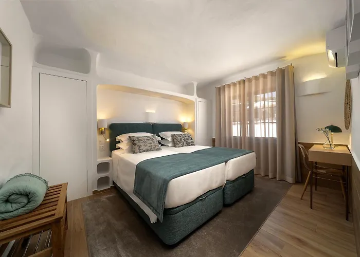 Balaia - Luxury Boutique *